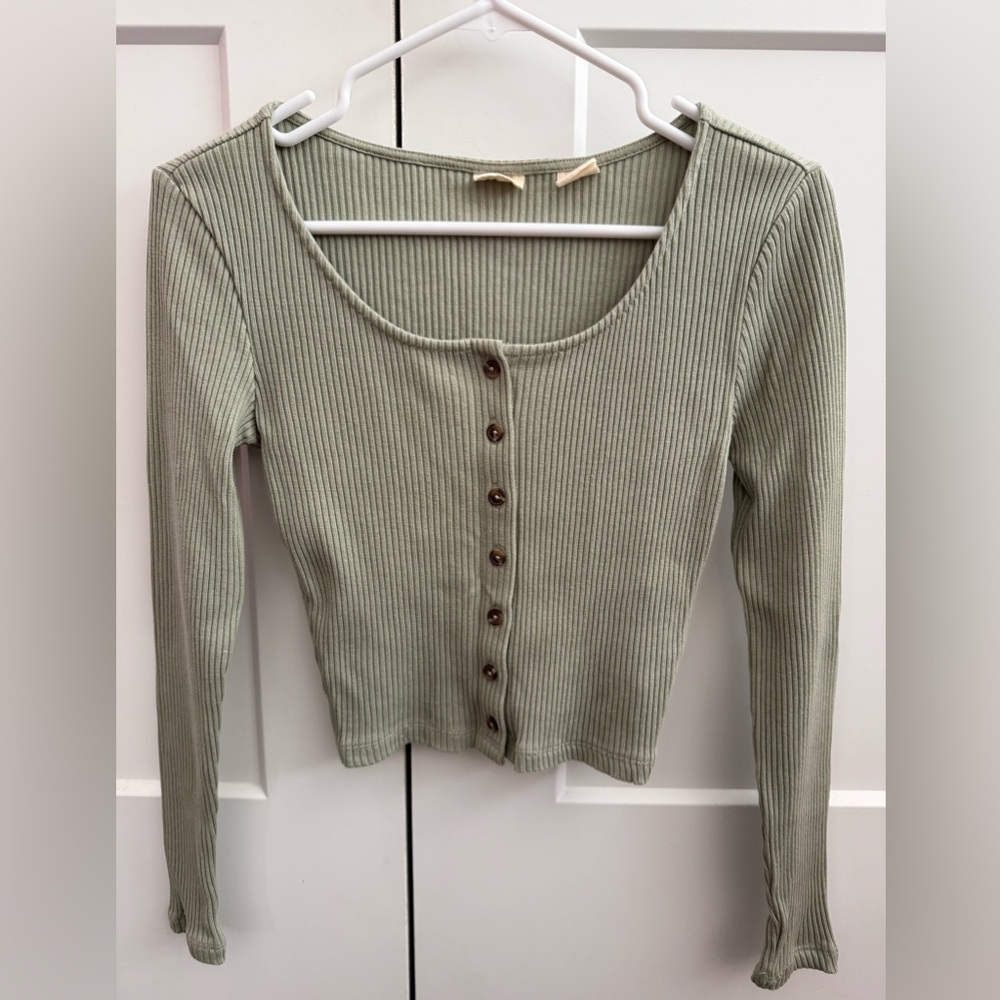Levi's Ribbed Button-Down Crop Top